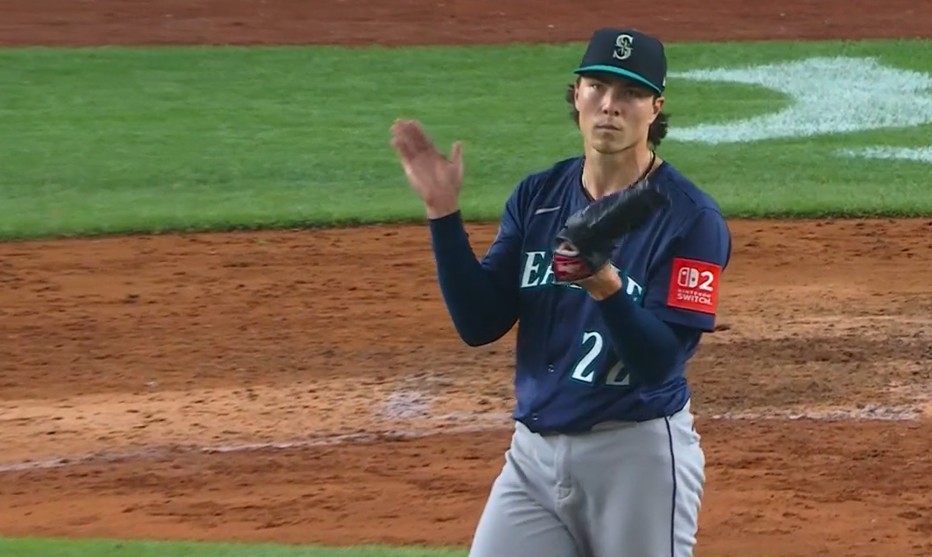 Bryan Woo Flirts with History, But Mariners Collapse Late in 6-5 Extra-Inning Loss to&nbsp;Yankees